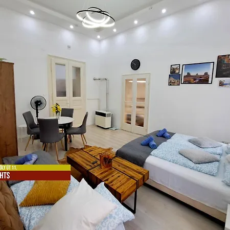 Little Americas Alamo Heights Apartment Budapest