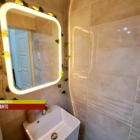 Little Americas Alamo Heights Apartment *